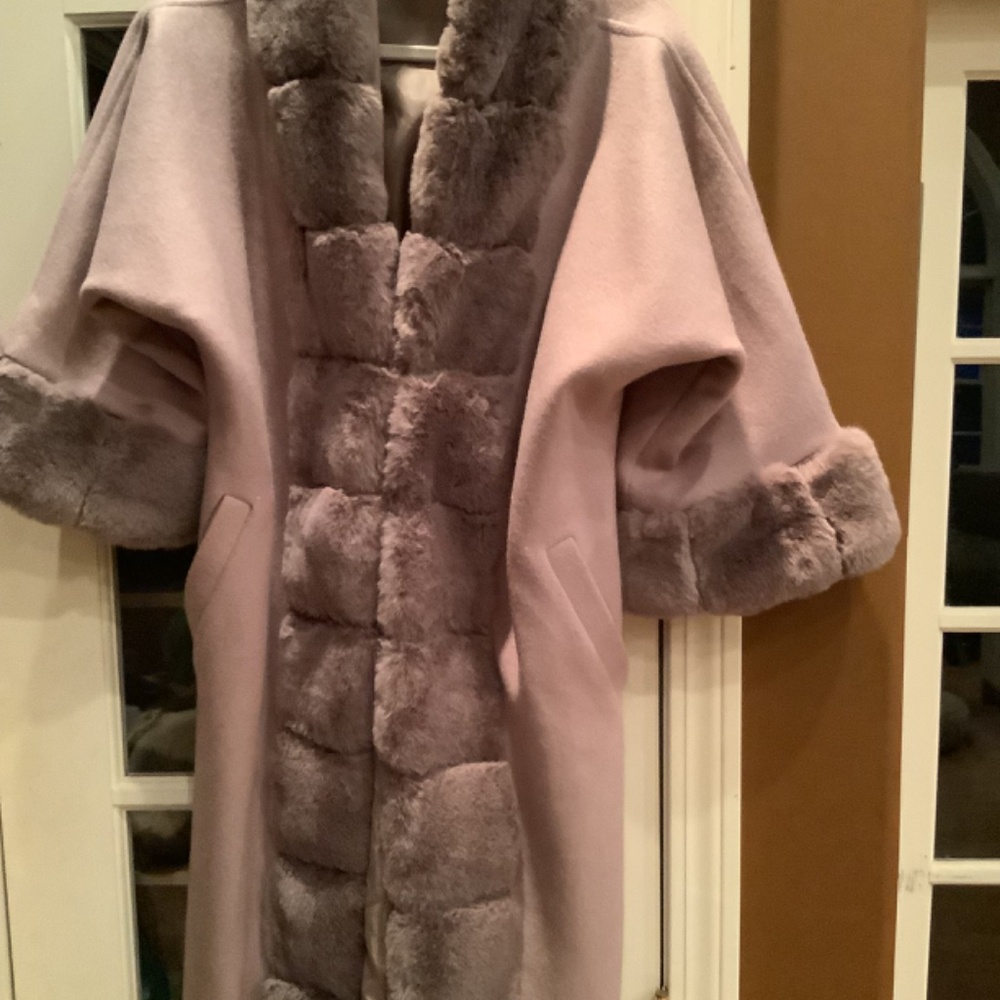 Fur jacket - Picture 3 of 5
